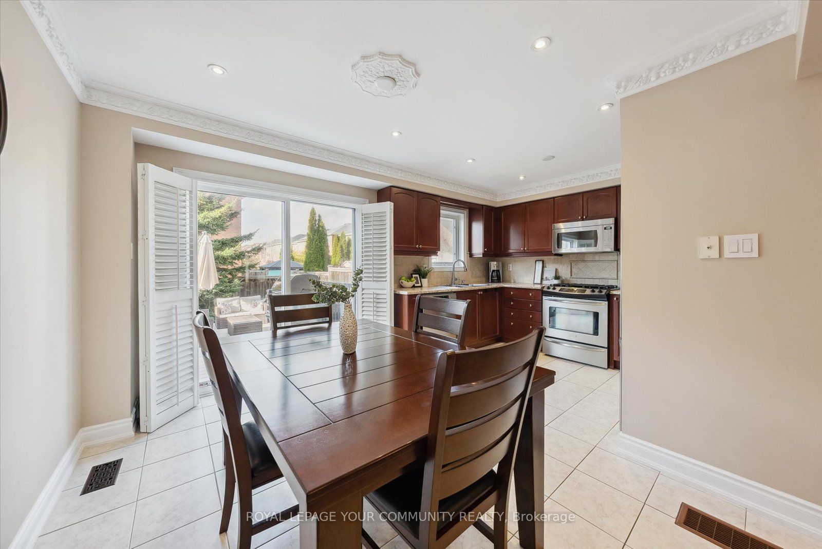 169 Venice Gate Dr