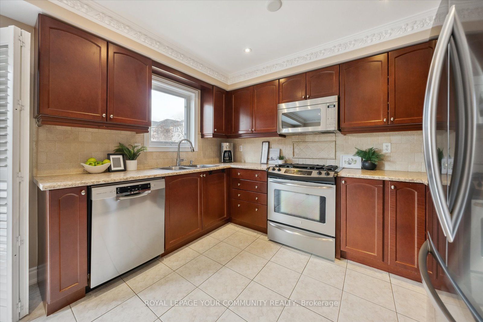 169 Venice Gate Dr