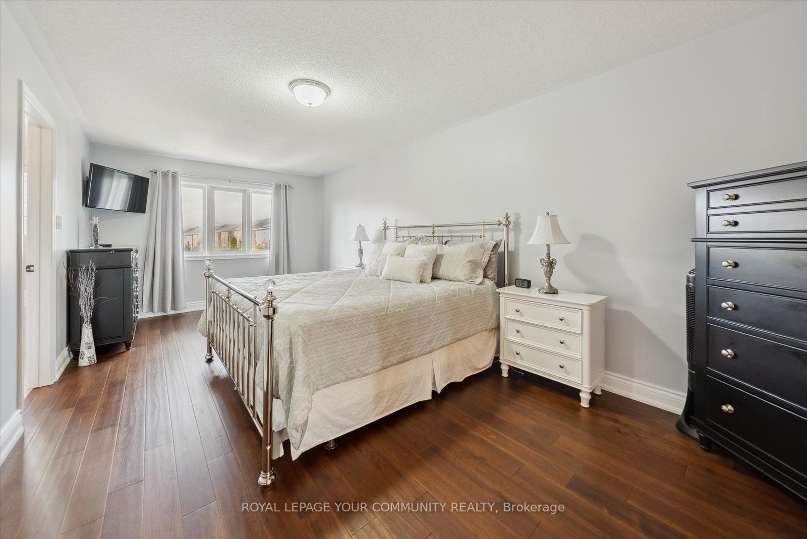 169 Venice Gate Dr
