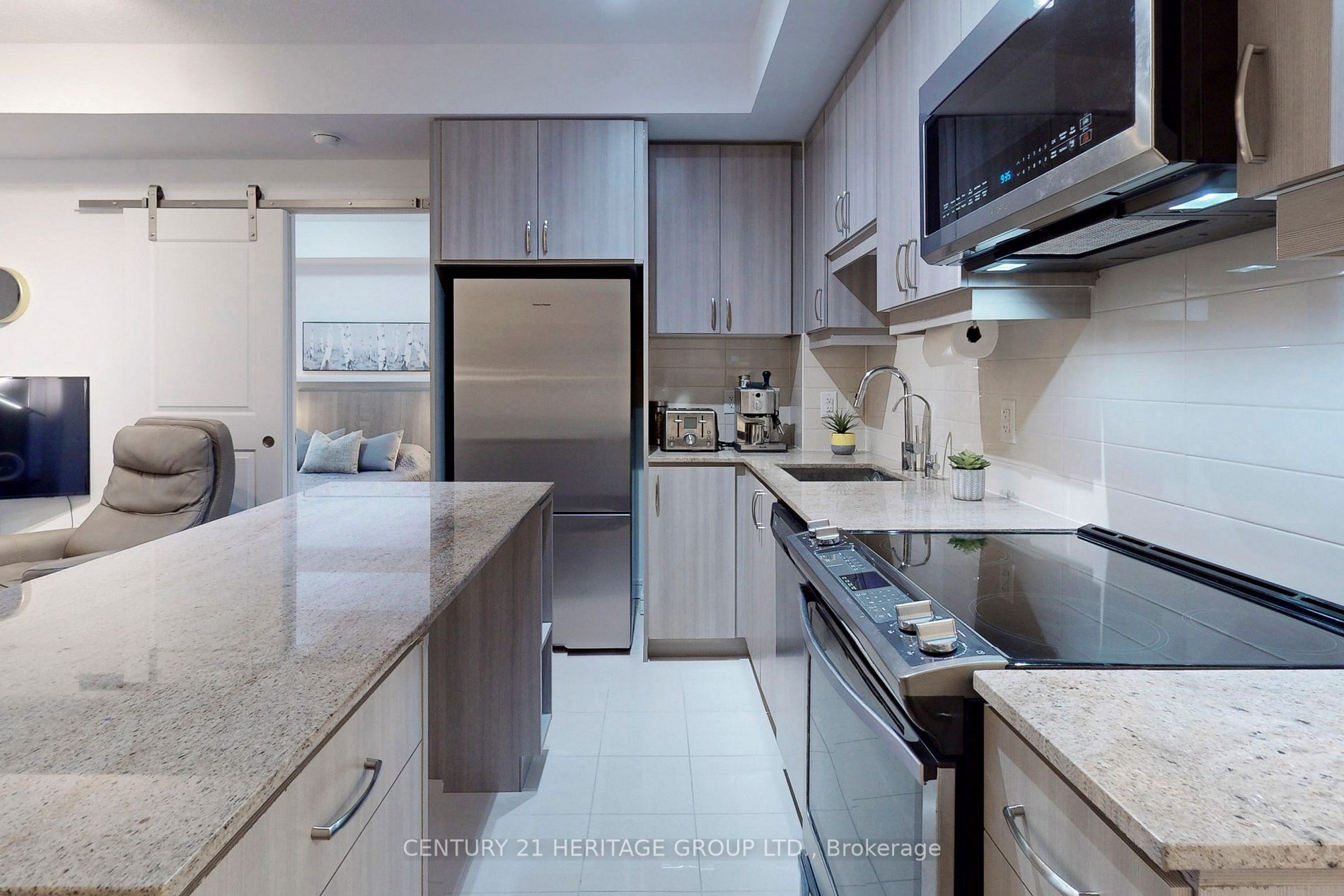 9201 Yonge St N, #319