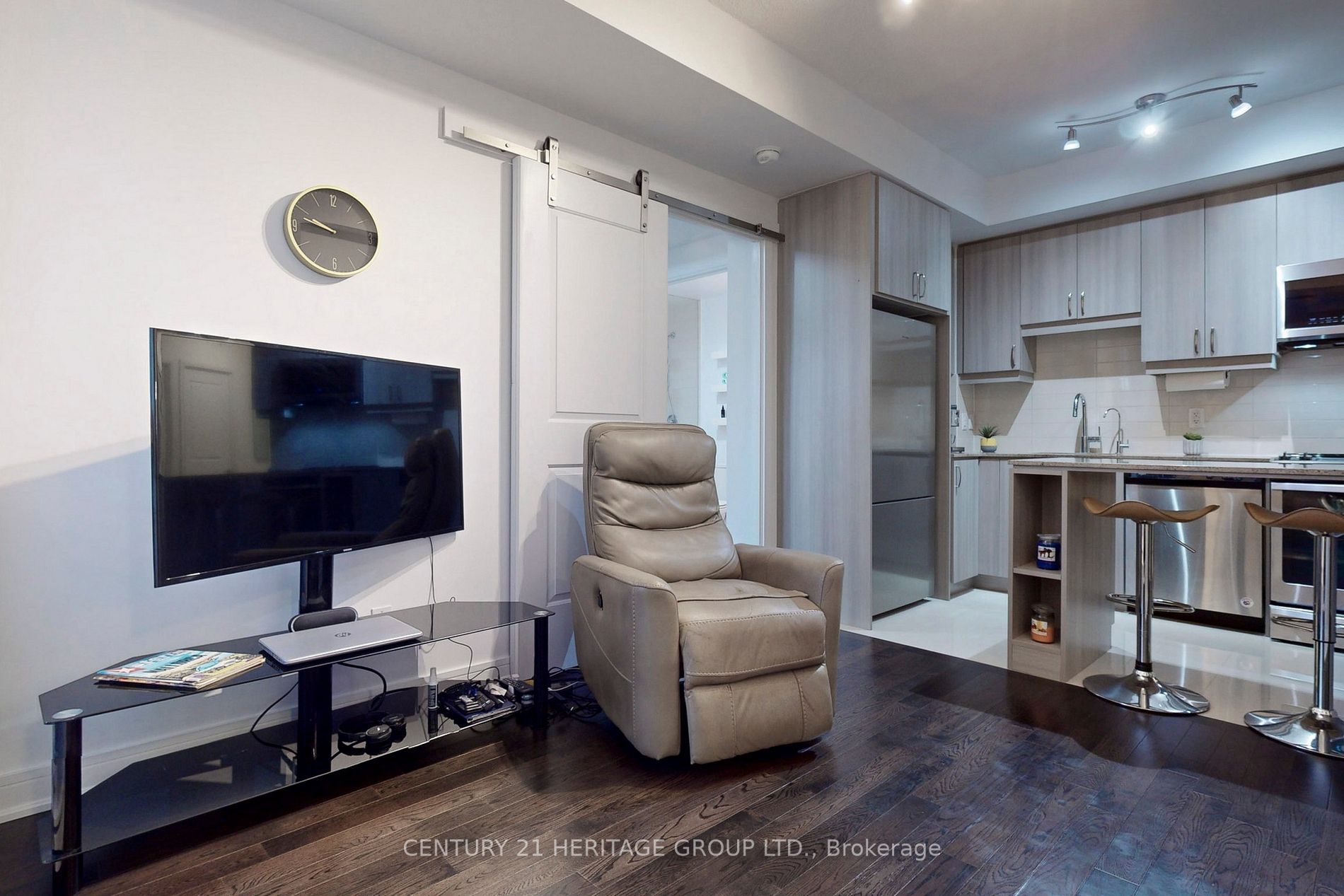 9201 Yonge St N, #319
