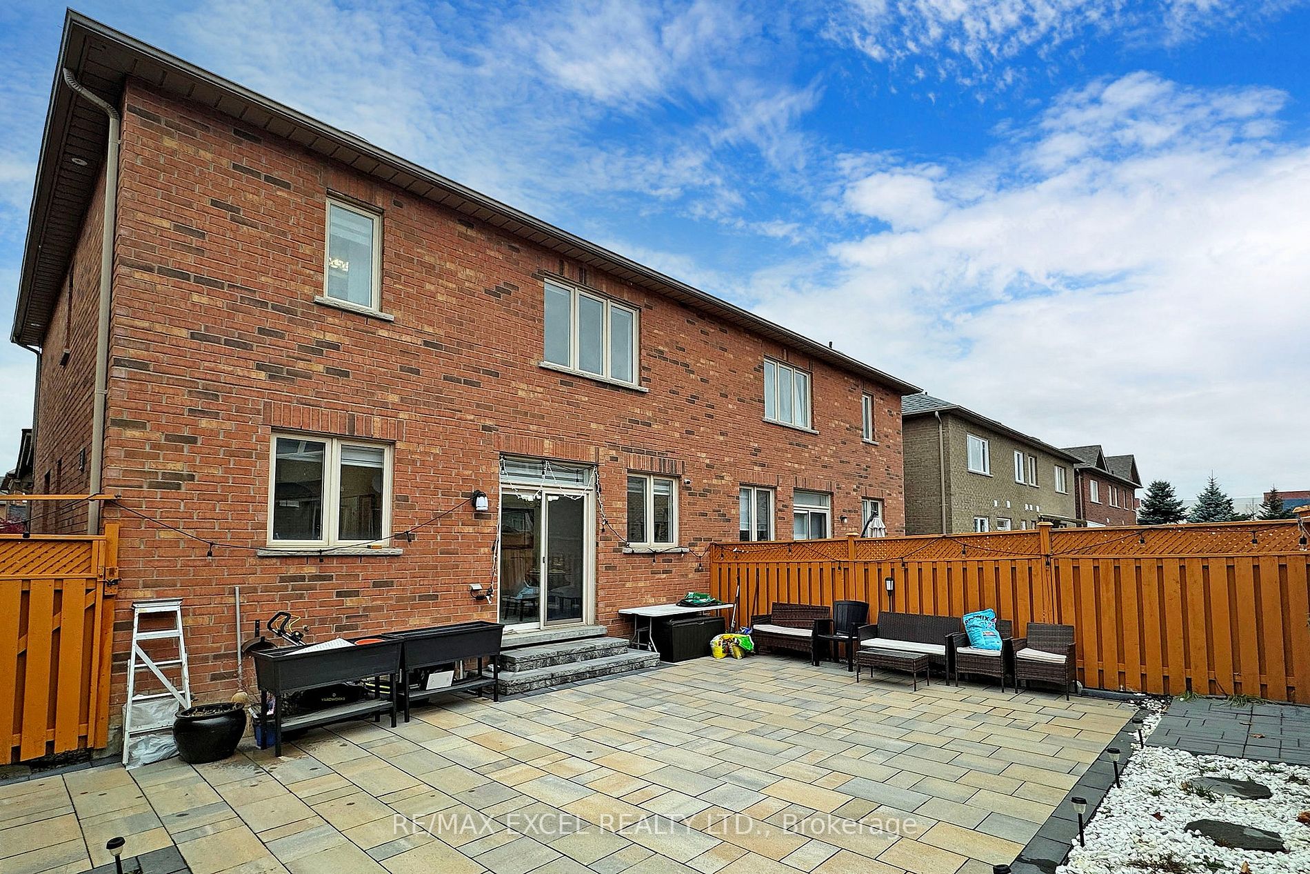 68 Oakford Dr