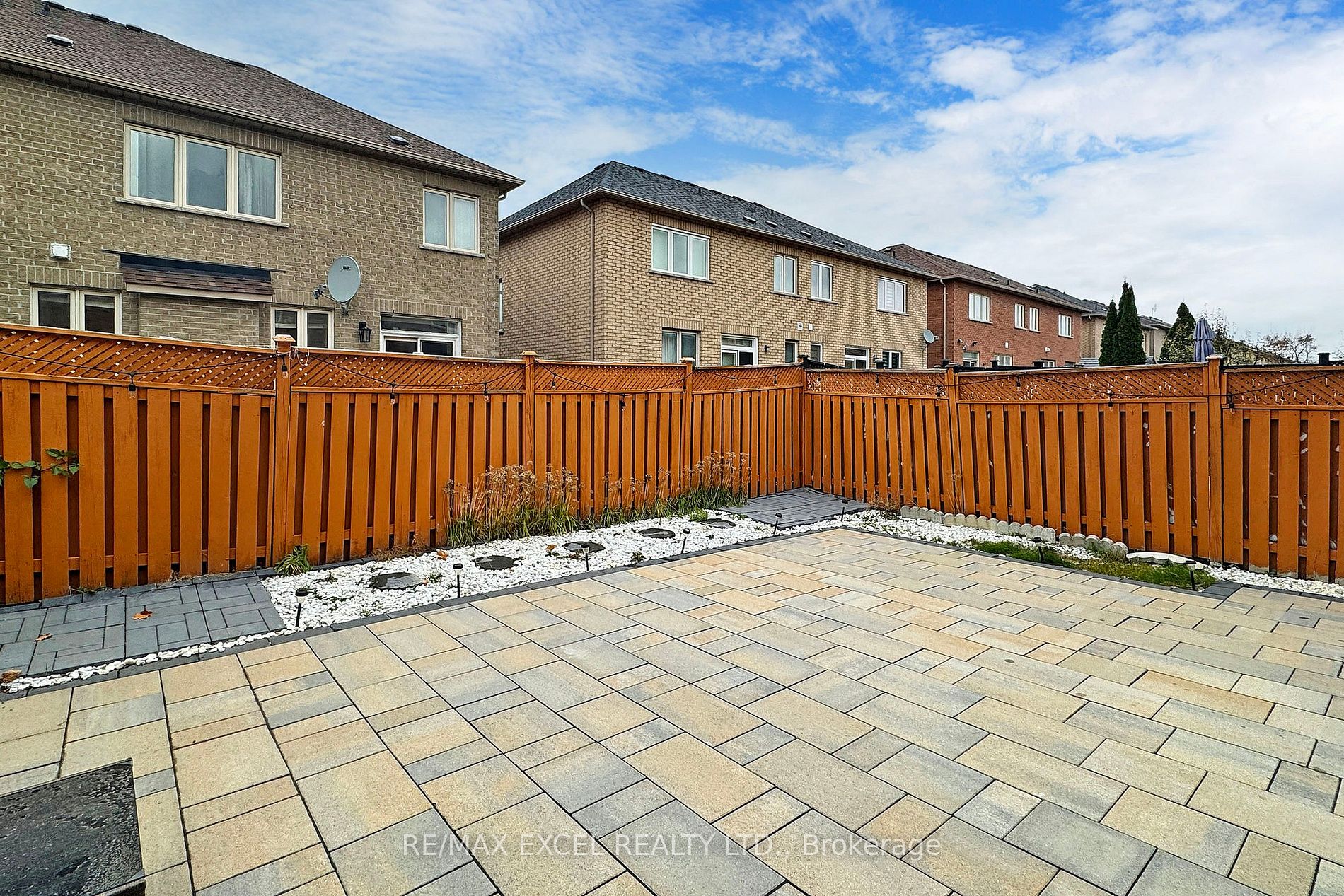 68 Oakford Dr