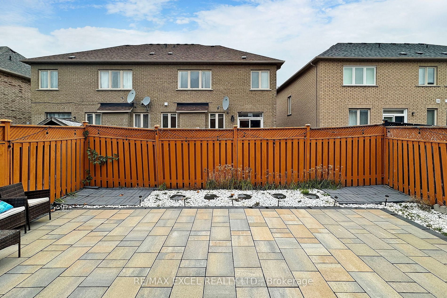 68 Oakford Dr
