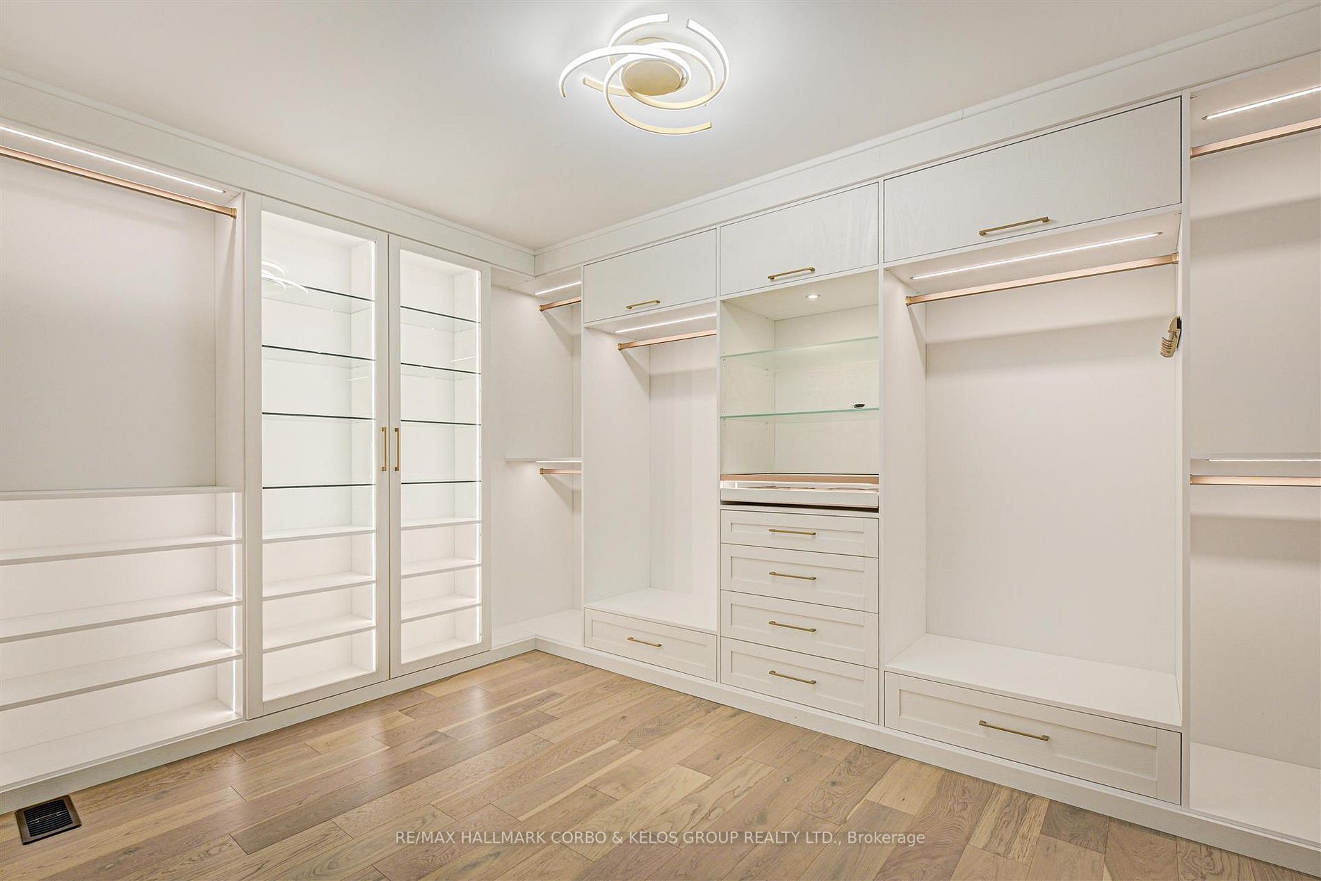 139 Bethpage Cres