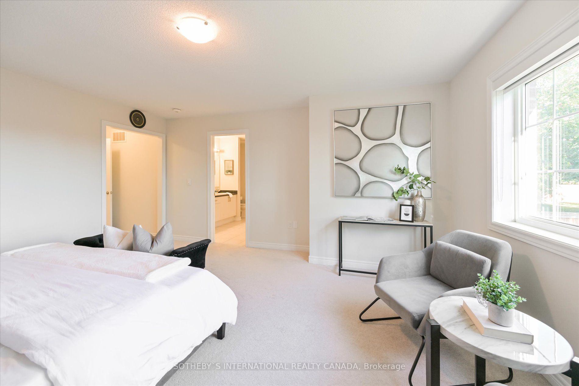 37 Manor Hampton St