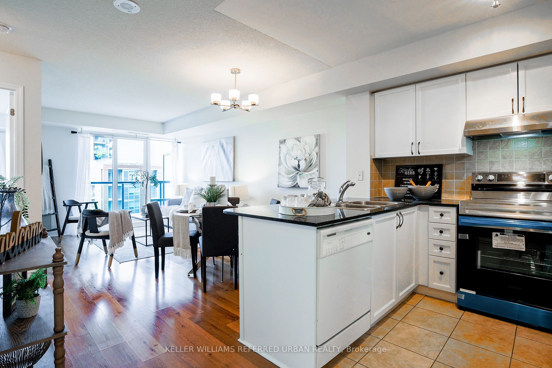 75 South Town Centre Blvd, #706