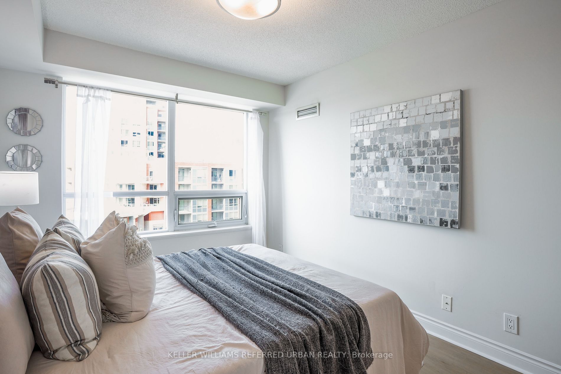 75 South Town Centre Blvd, #706
