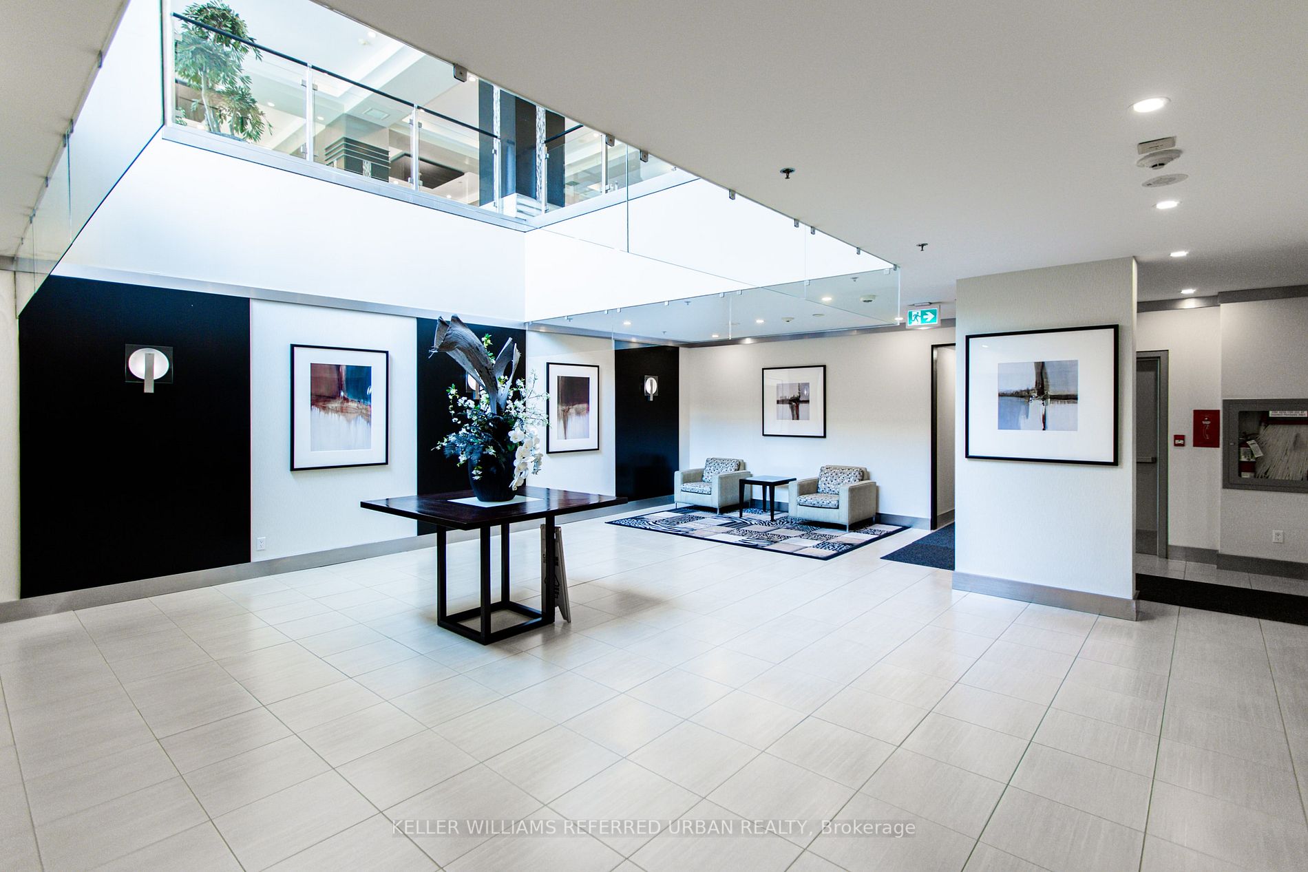 75 South Town Centre Blvd, #706