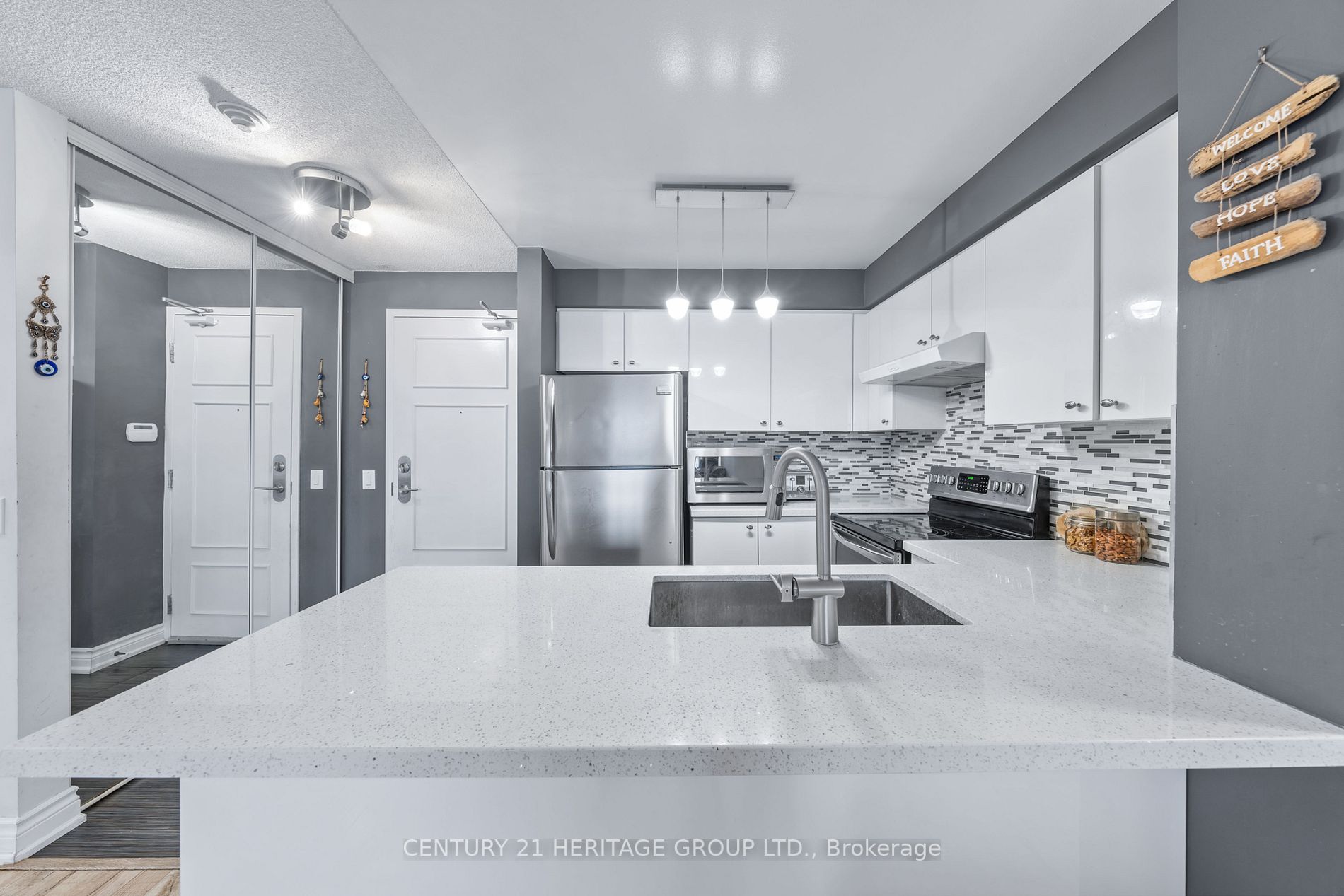 330 Red Maple Rd, #406