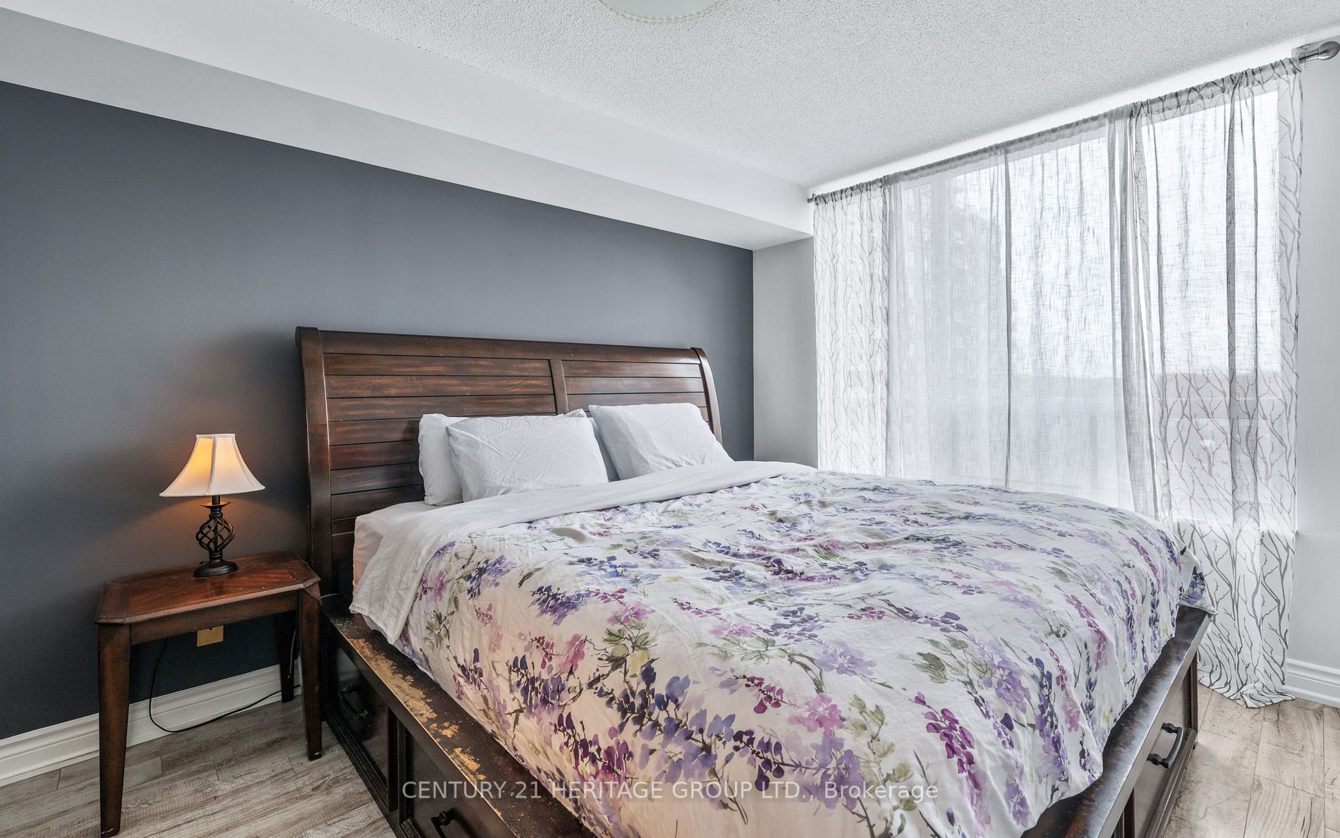 330 Red Maple Rd, #406