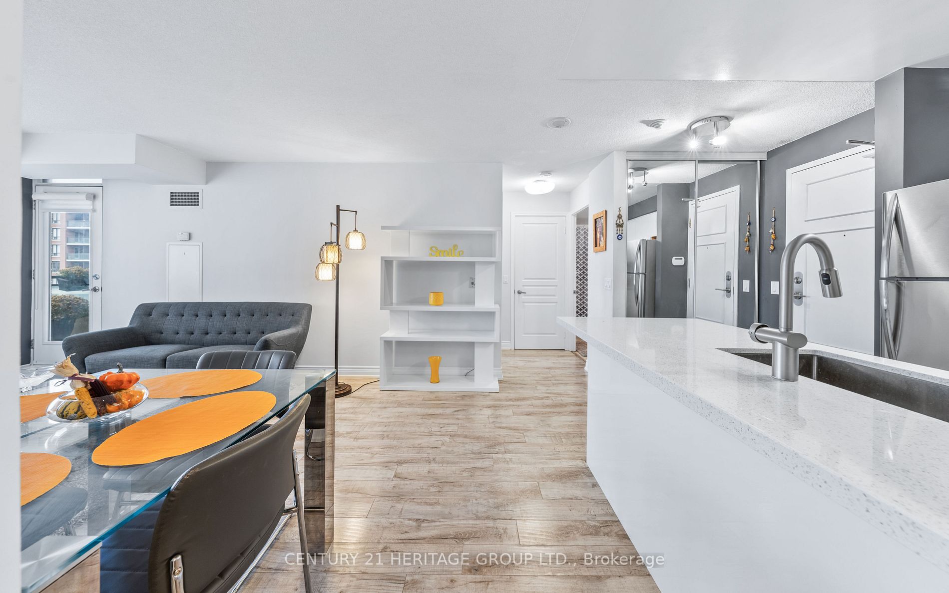 330 Red Maple Rd, #406