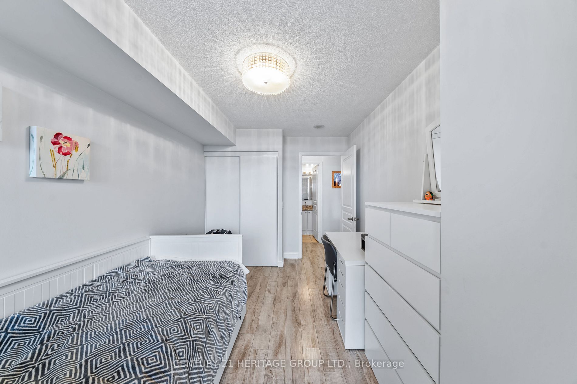330 Red Maple Rd, #406