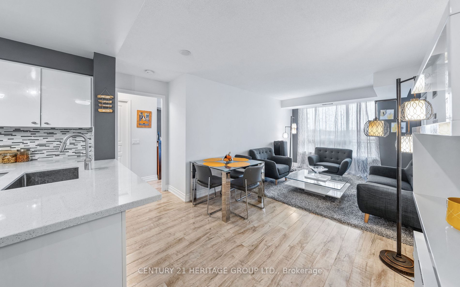 330 Red Maple Rd, #406