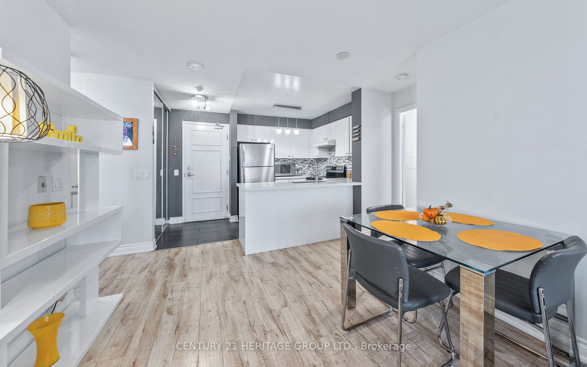 330 Red Maple Rd, #406