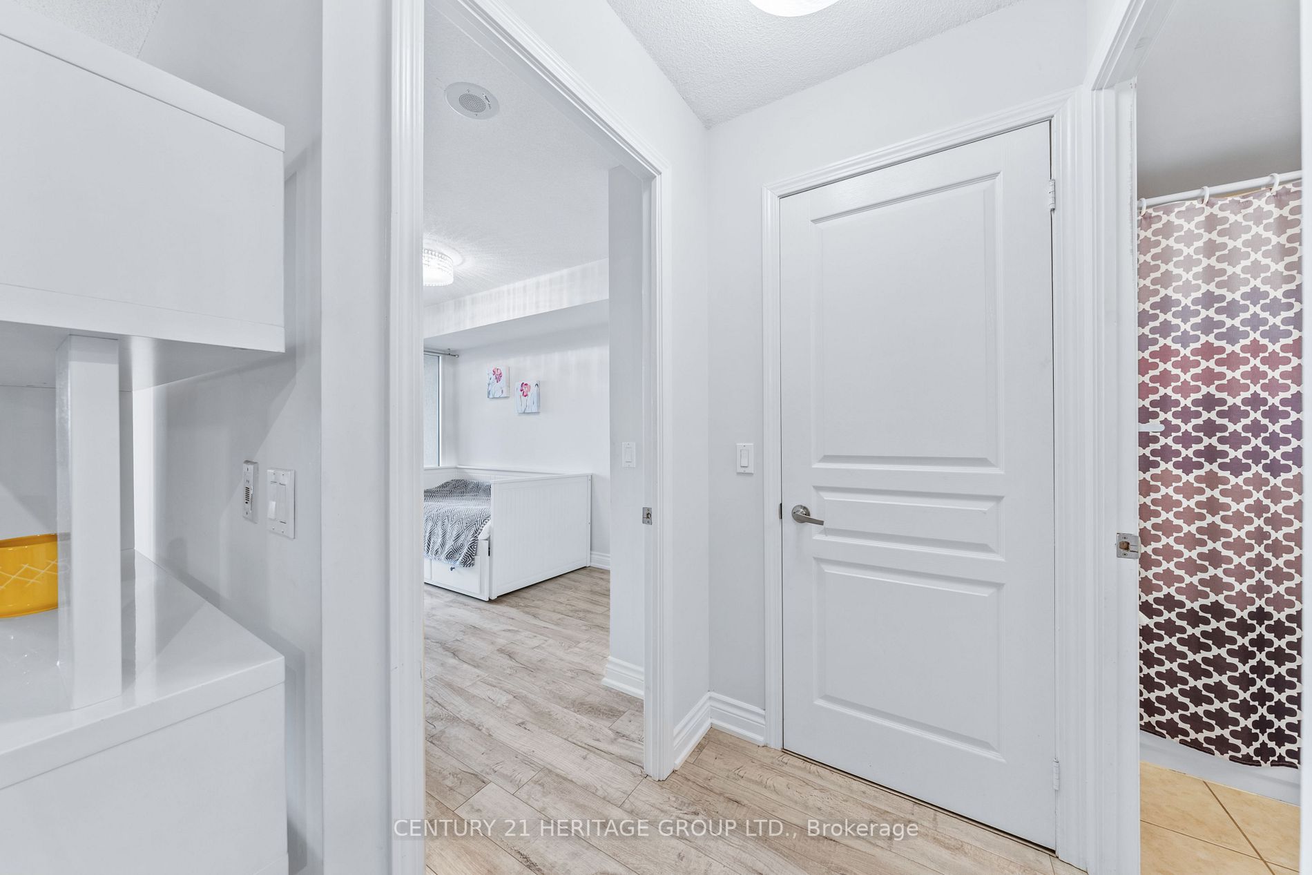 330 Red Maple Rd, #406