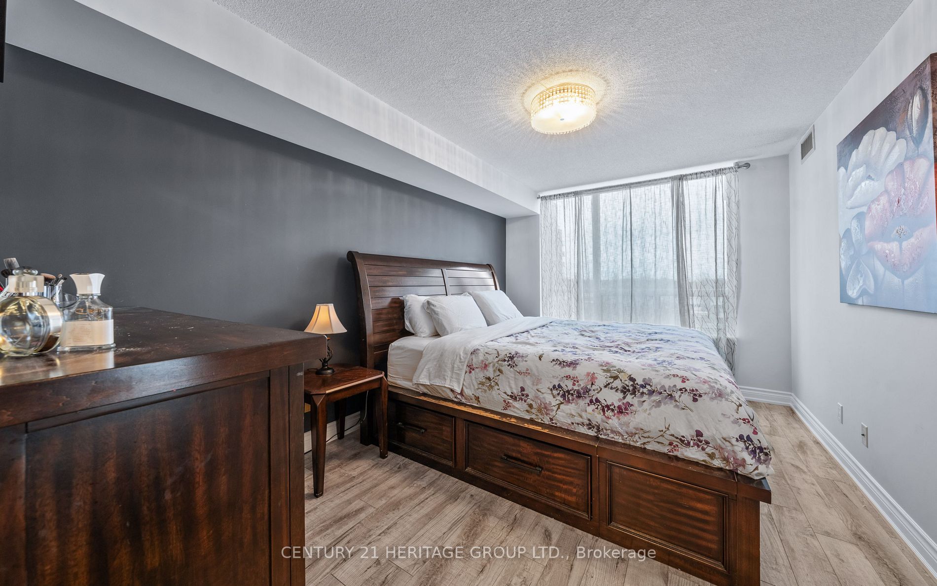 330 Red Maple Rd, #406