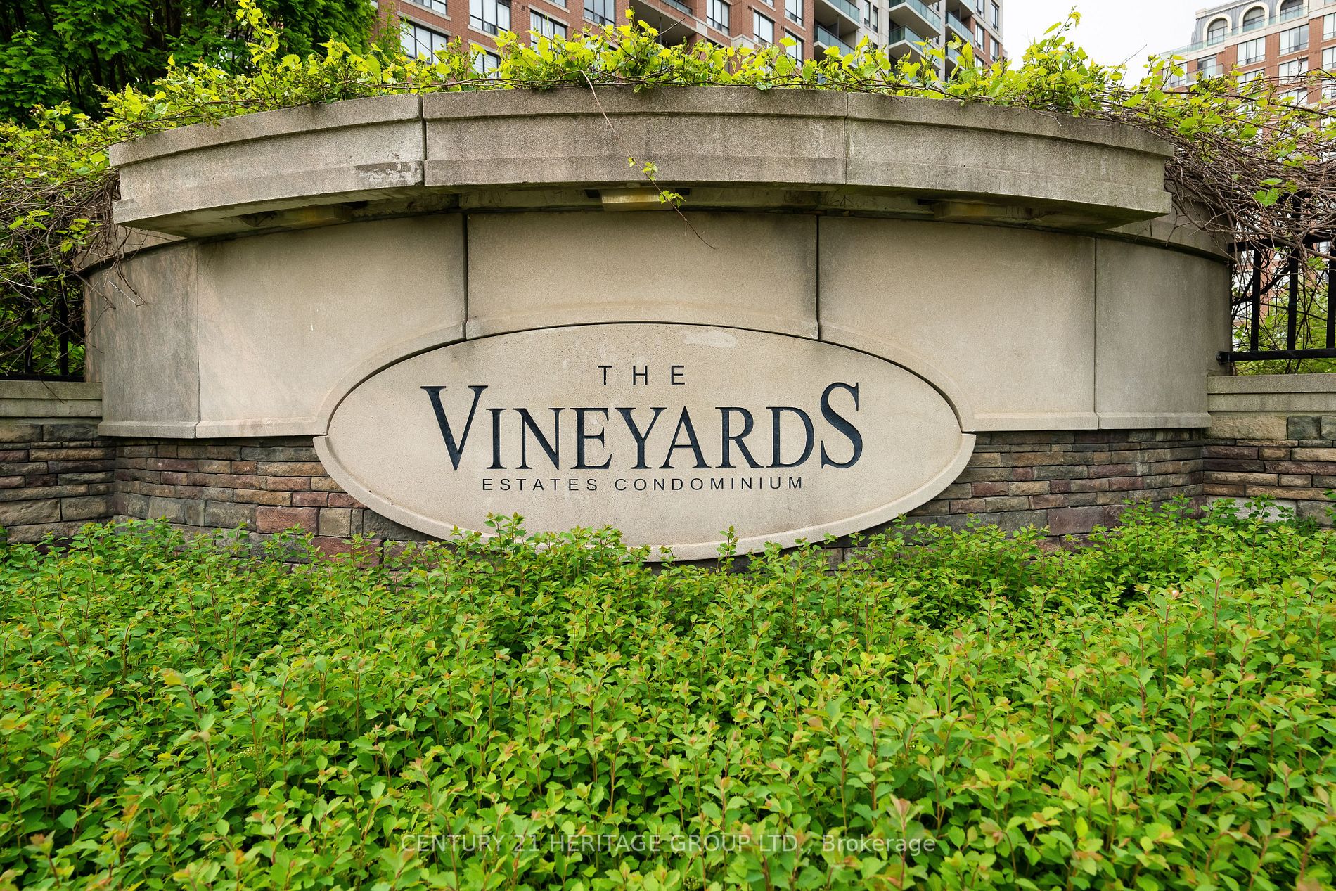 330 Red Maple Rd, #406
