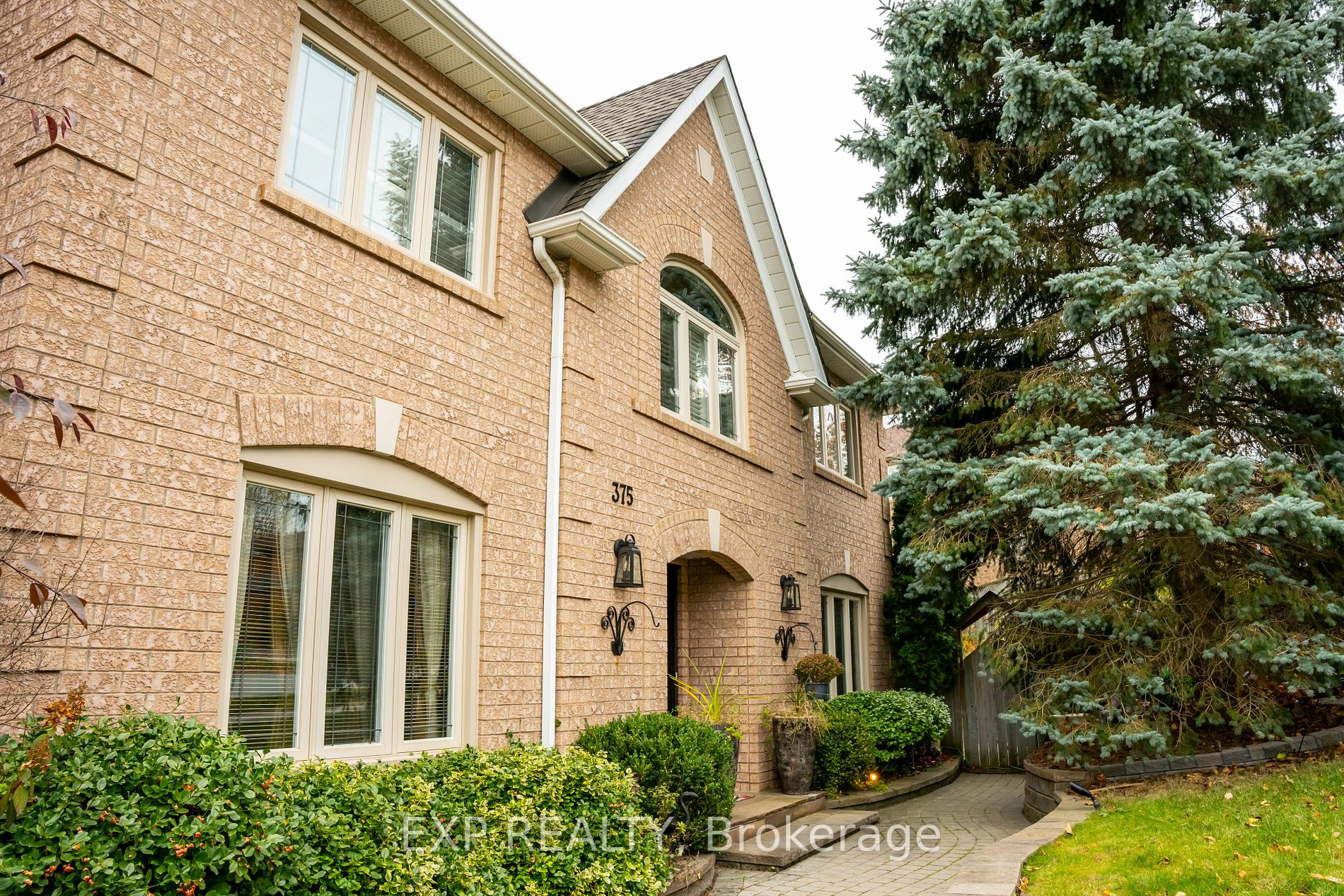 375 Carruthers Ave
