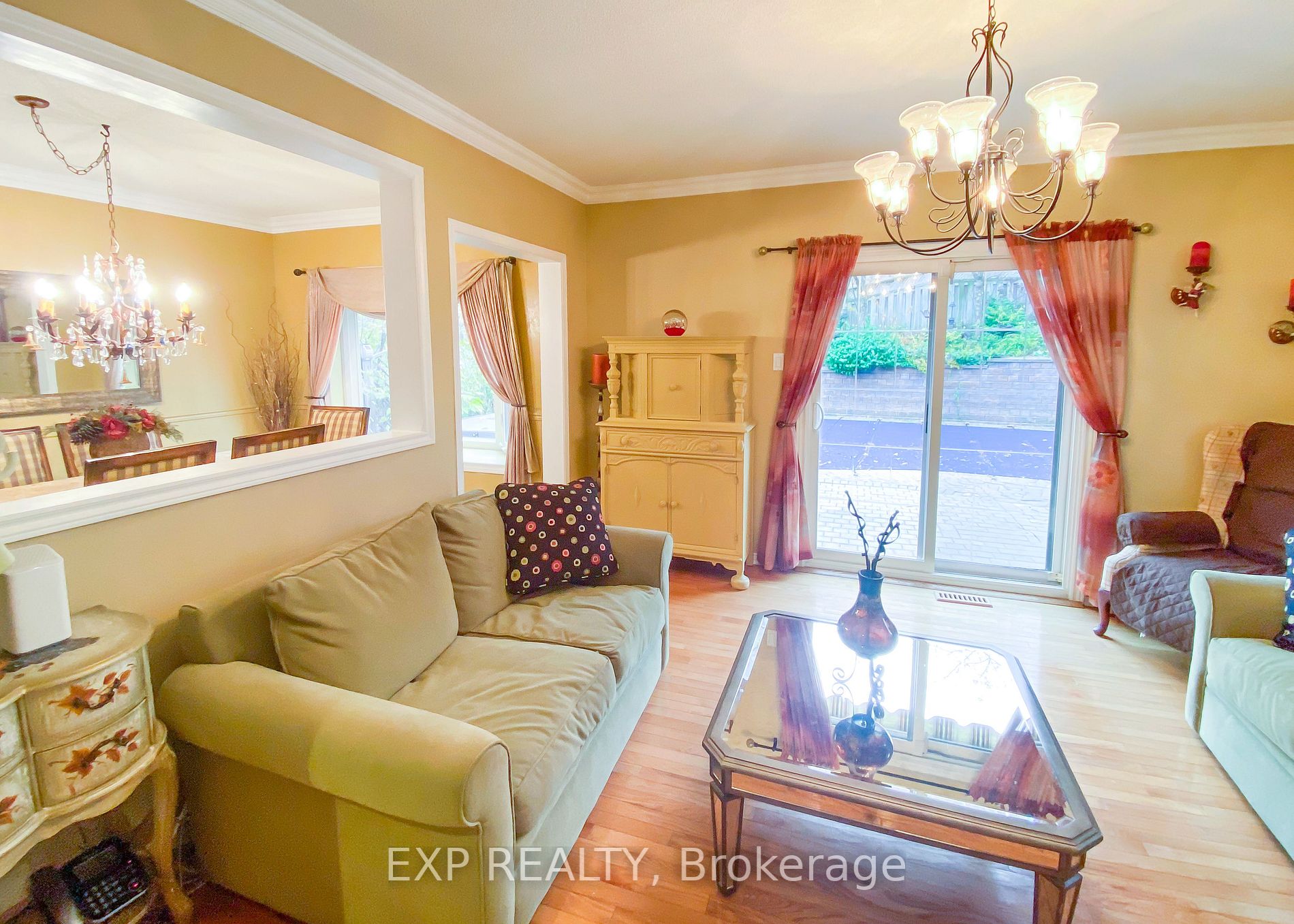 375 Carruthers Ave