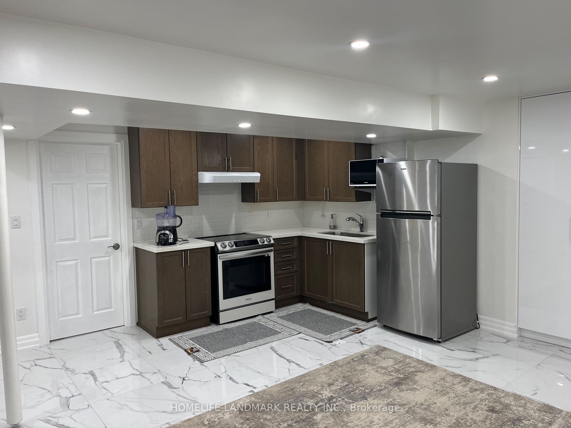 24 Bardawill Ave N, #1