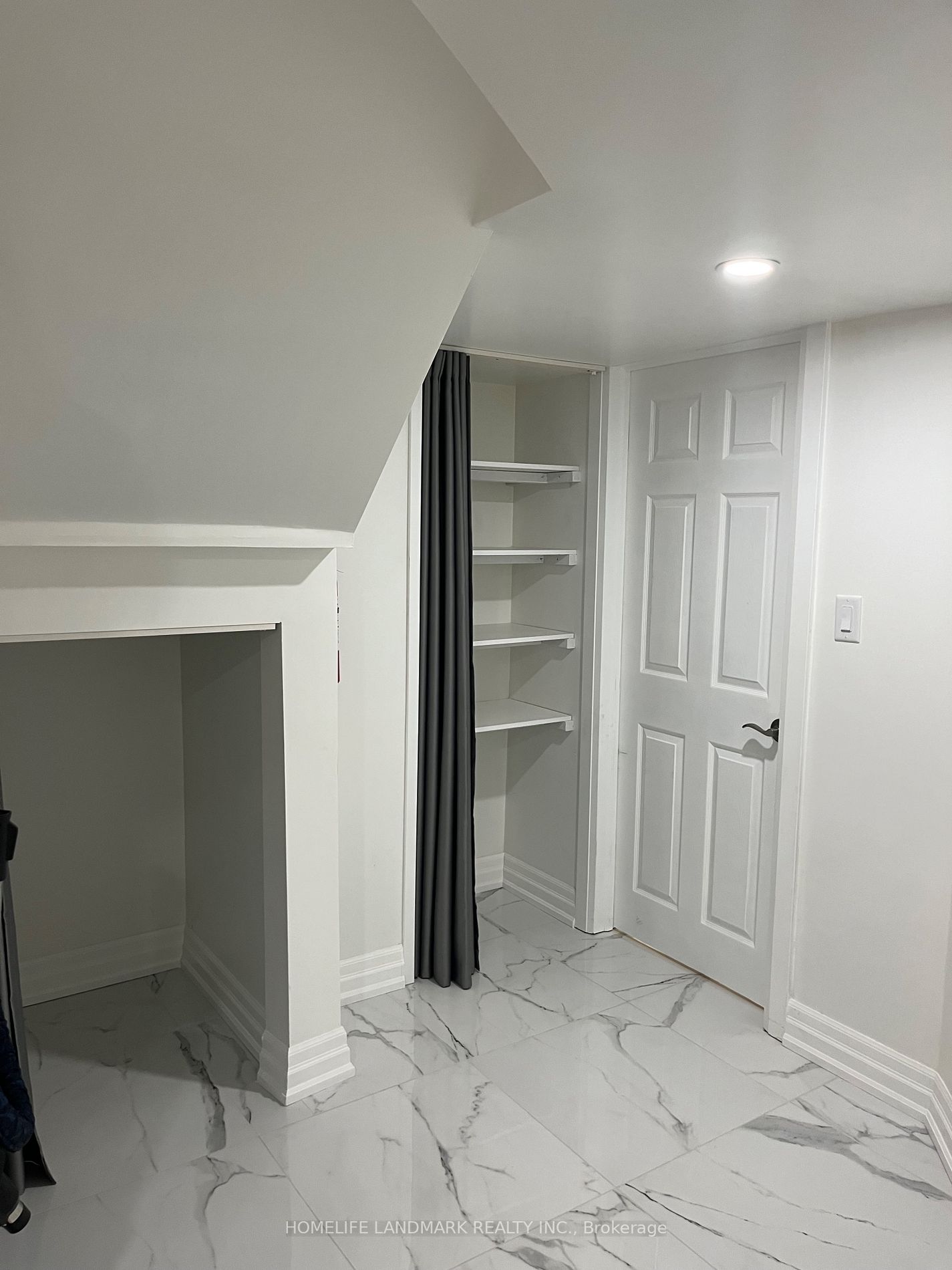 24 Bardawill Ave N, #1