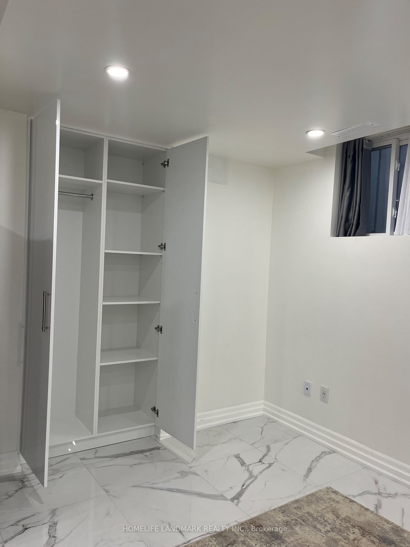 24 Bardawill Ave N, #1