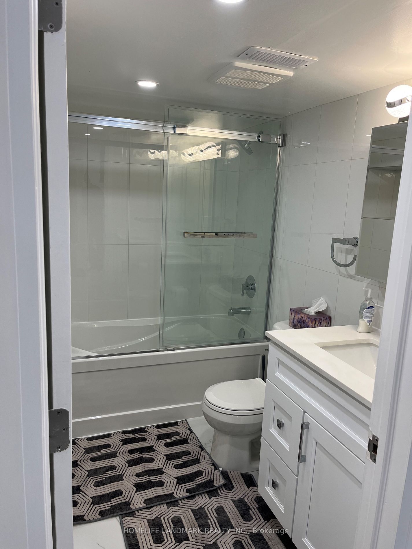 24 Bardawill Ave N, #1