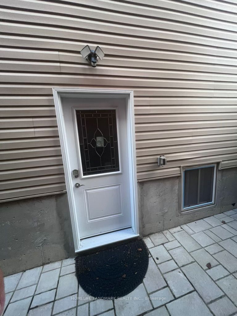 24 Bardawill Ave N, #1