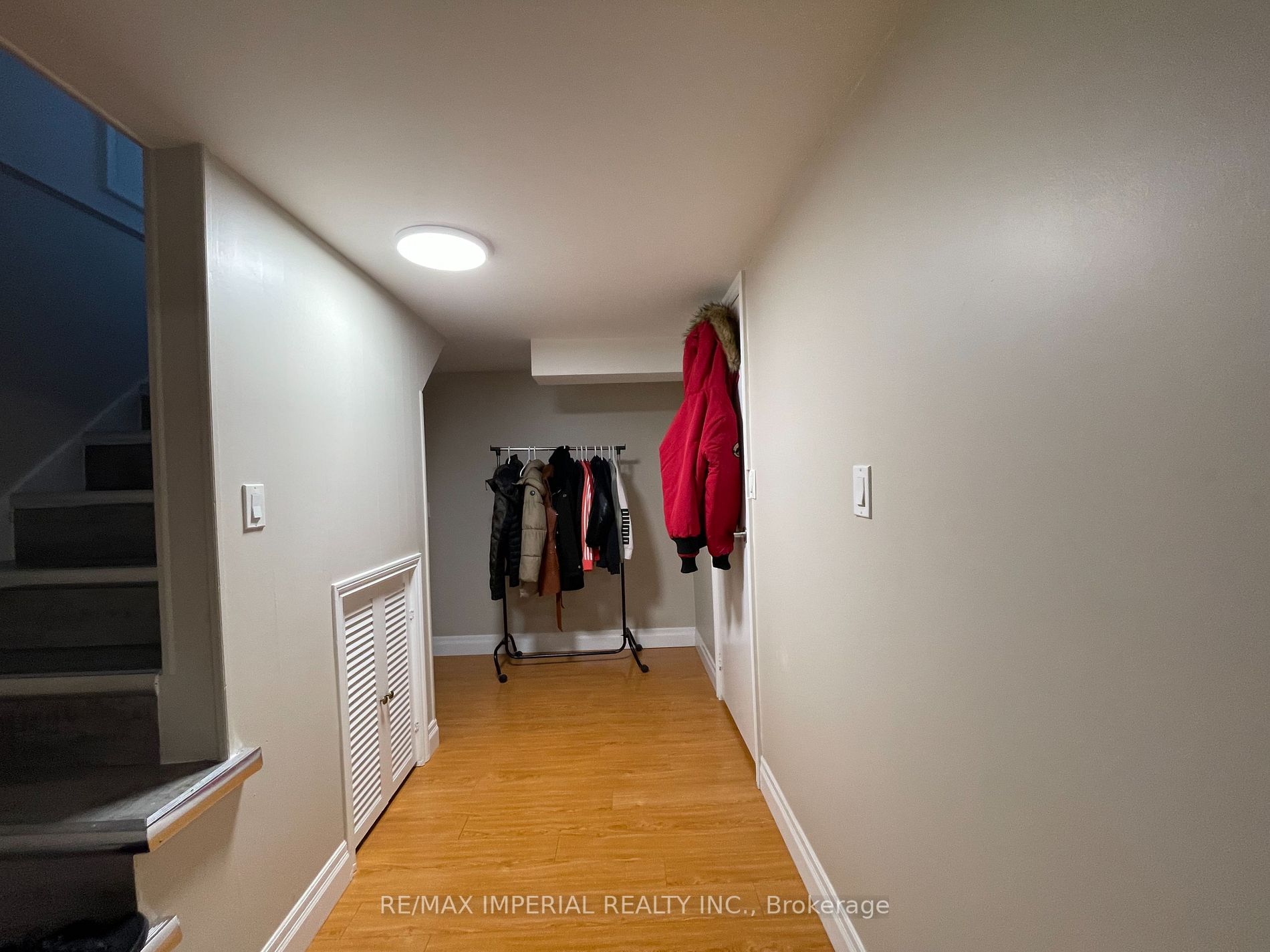 248 James Ave, #Lower