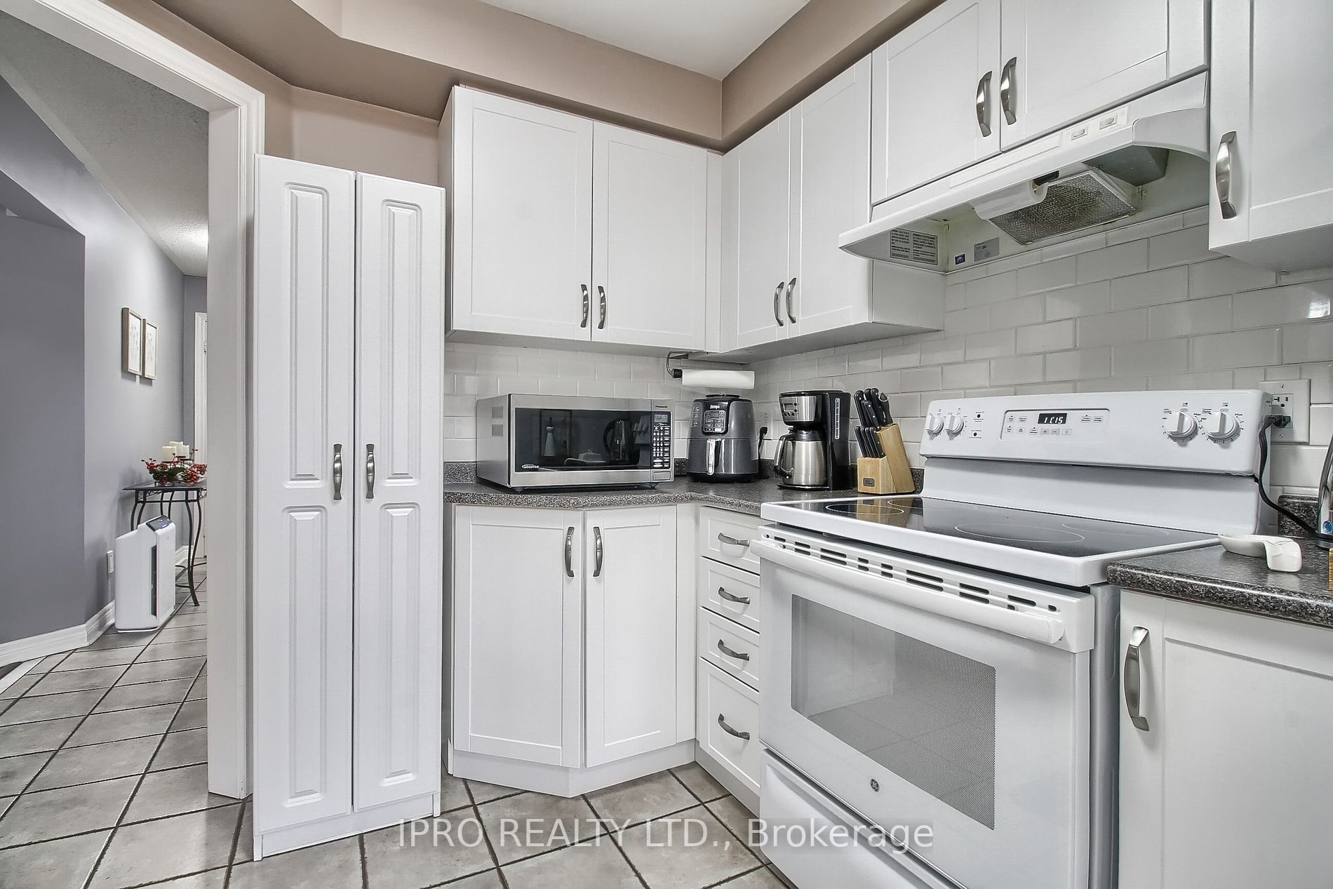 56 Noble Dr