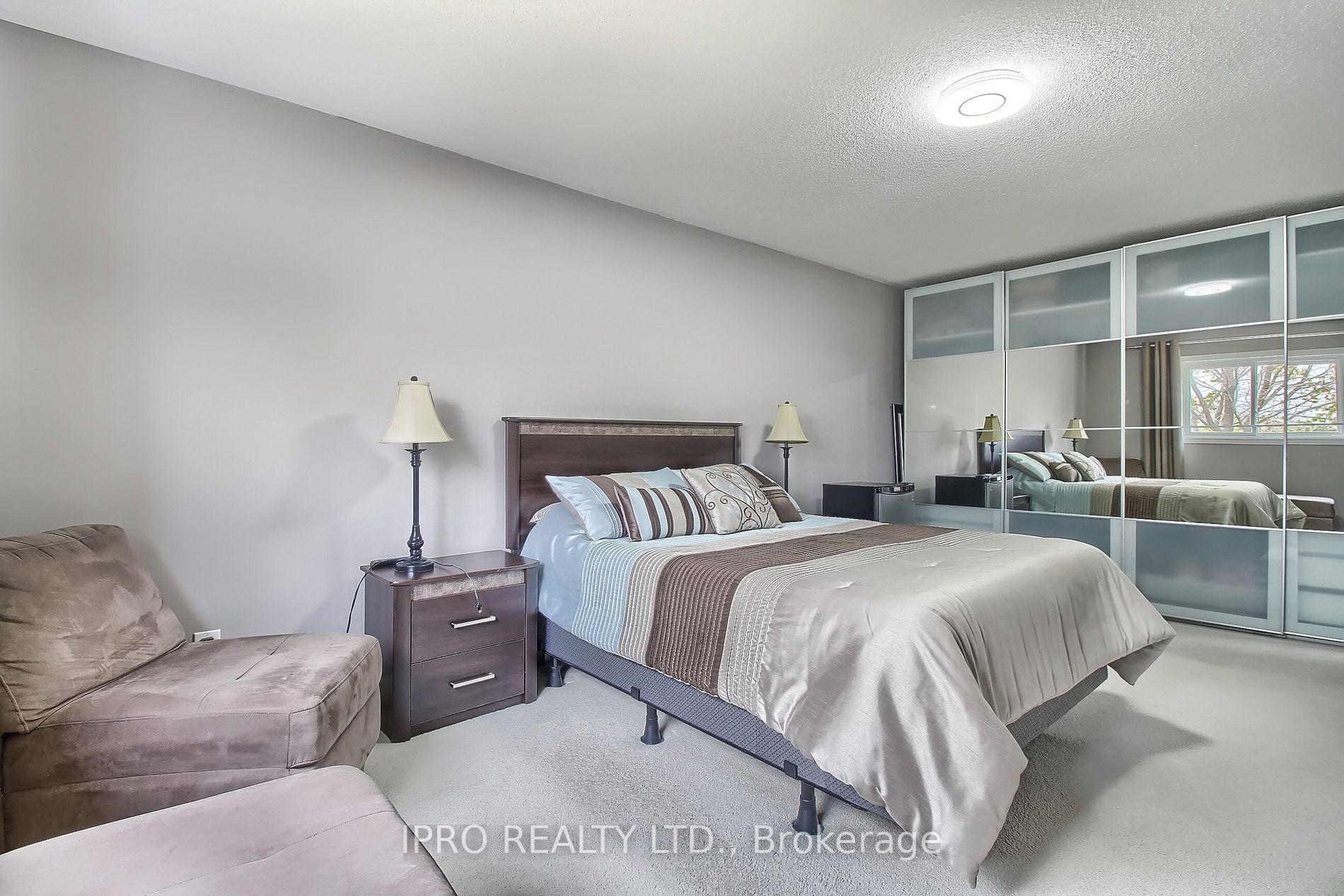 56 Noble Dr