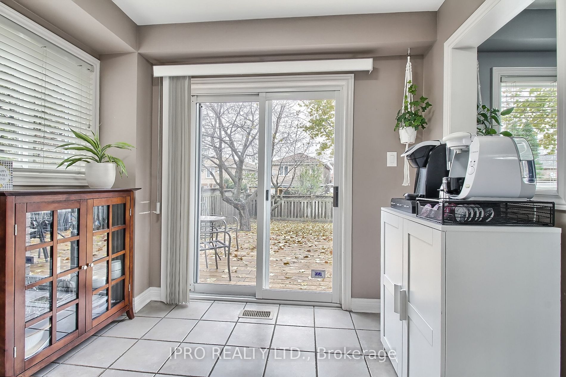 56 Noble Dr