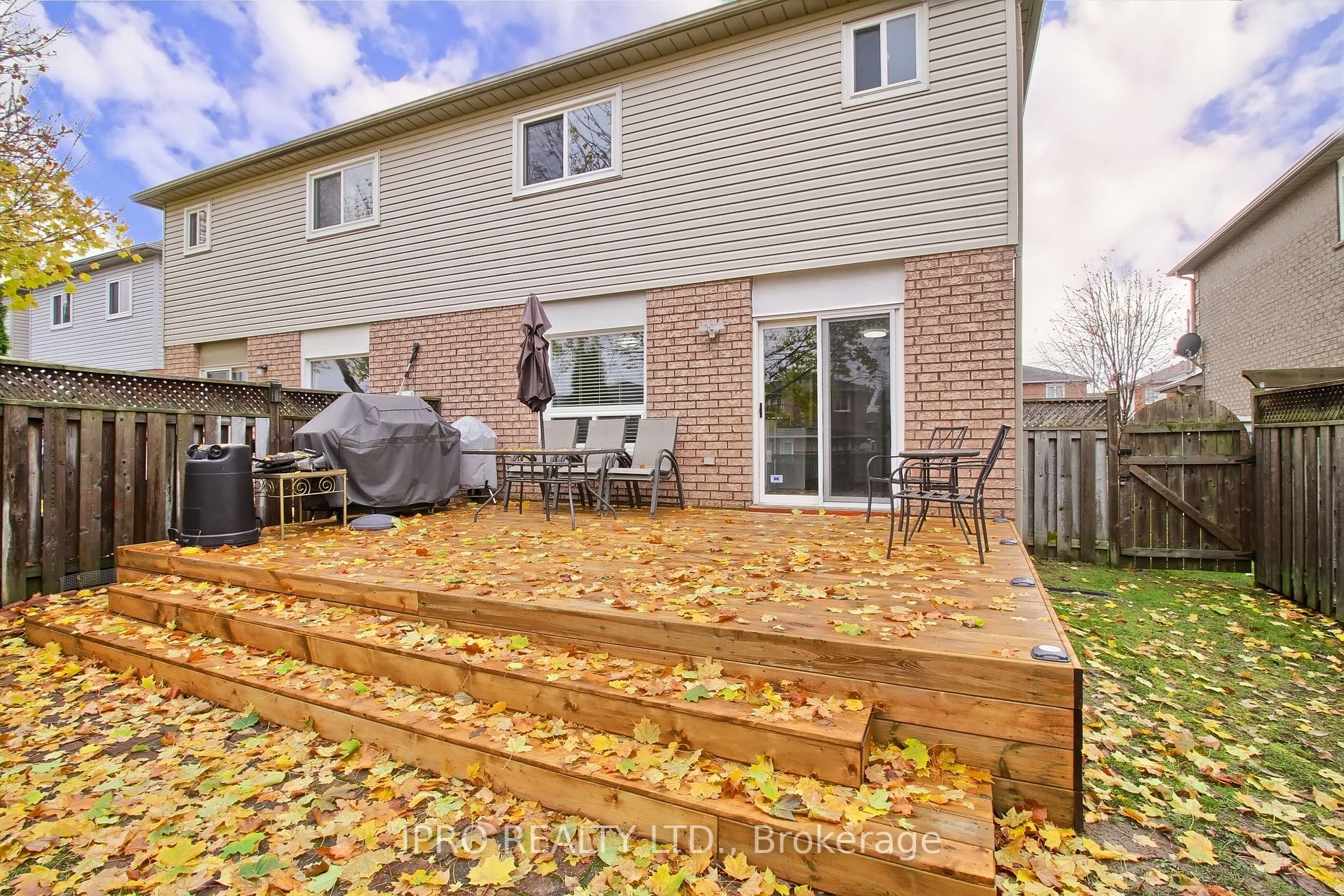 56 Noble Dr