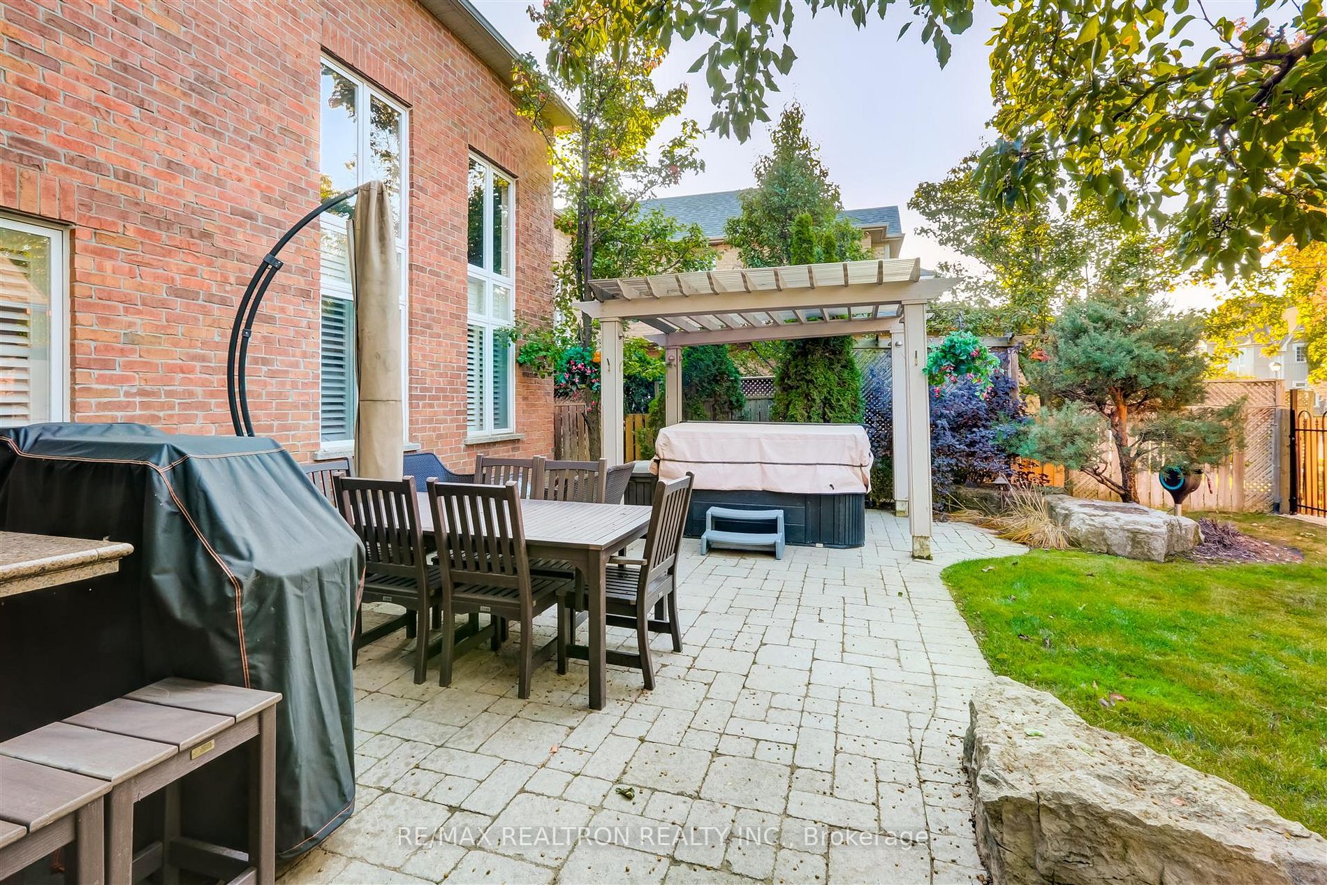 8 Angus Glen Blvd