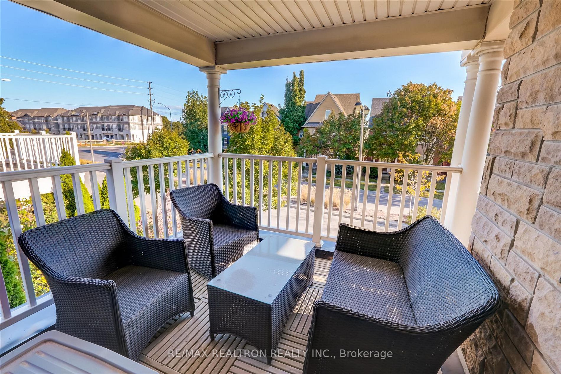 8 Angus Glen Blvd