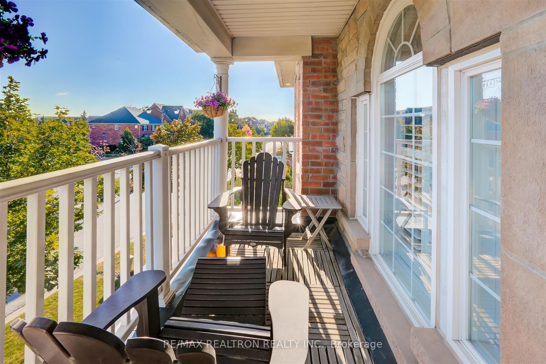 8 Angus Glen Blvd