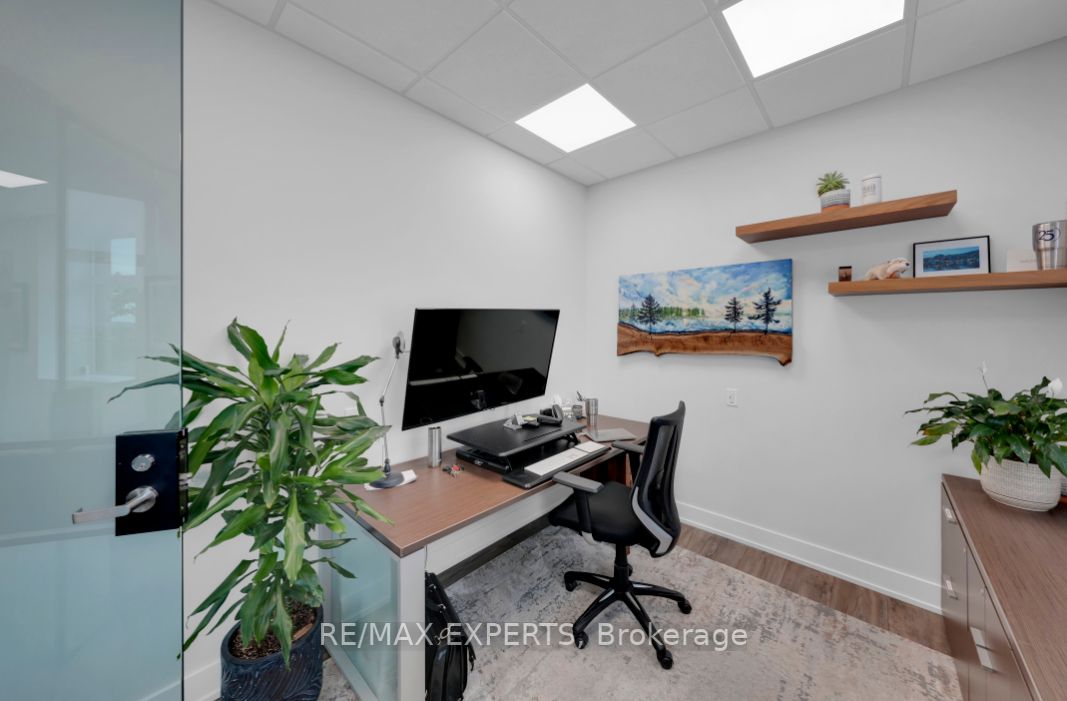 200 Cachet Woods Crt, #203