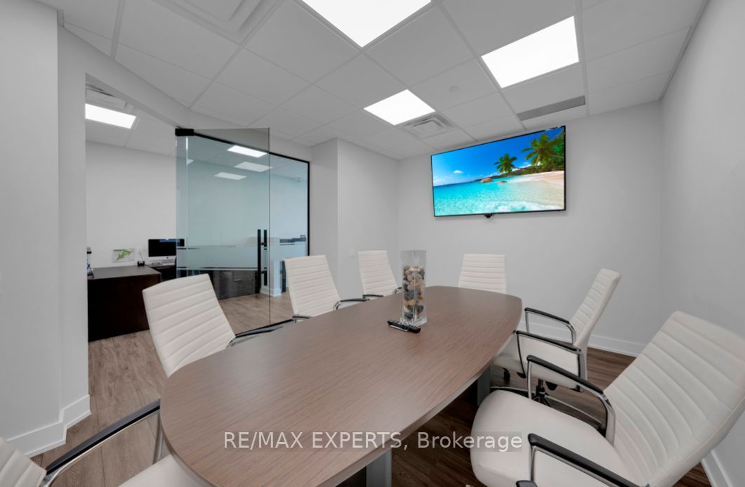 200 Cachet Woods Crt, #203
