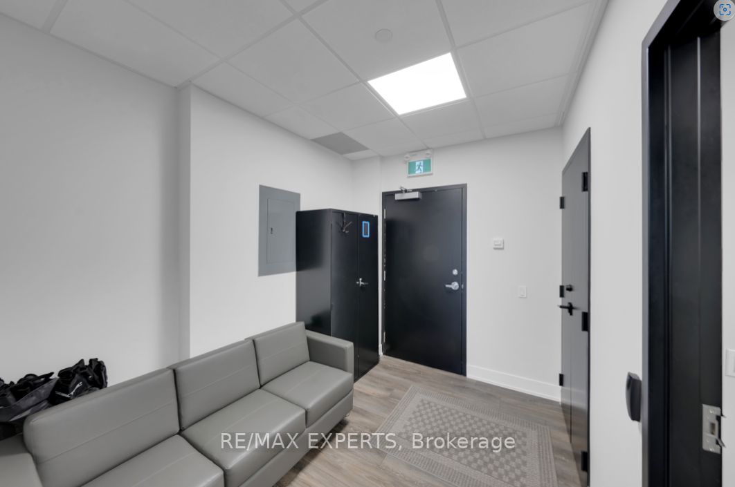 200 Cachet Woods Crt, #203