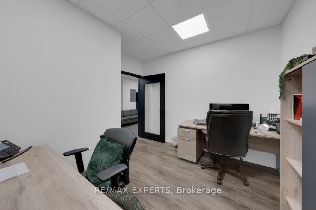 200 Cachet Woods Crt, #203