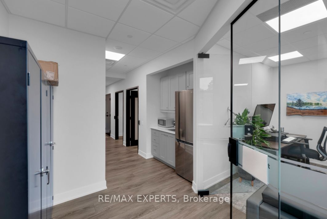 200 Cachet Woods Crt, #203