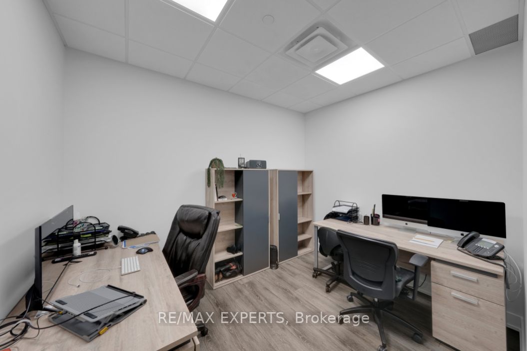 200 Cachet Woods Crt, #203
