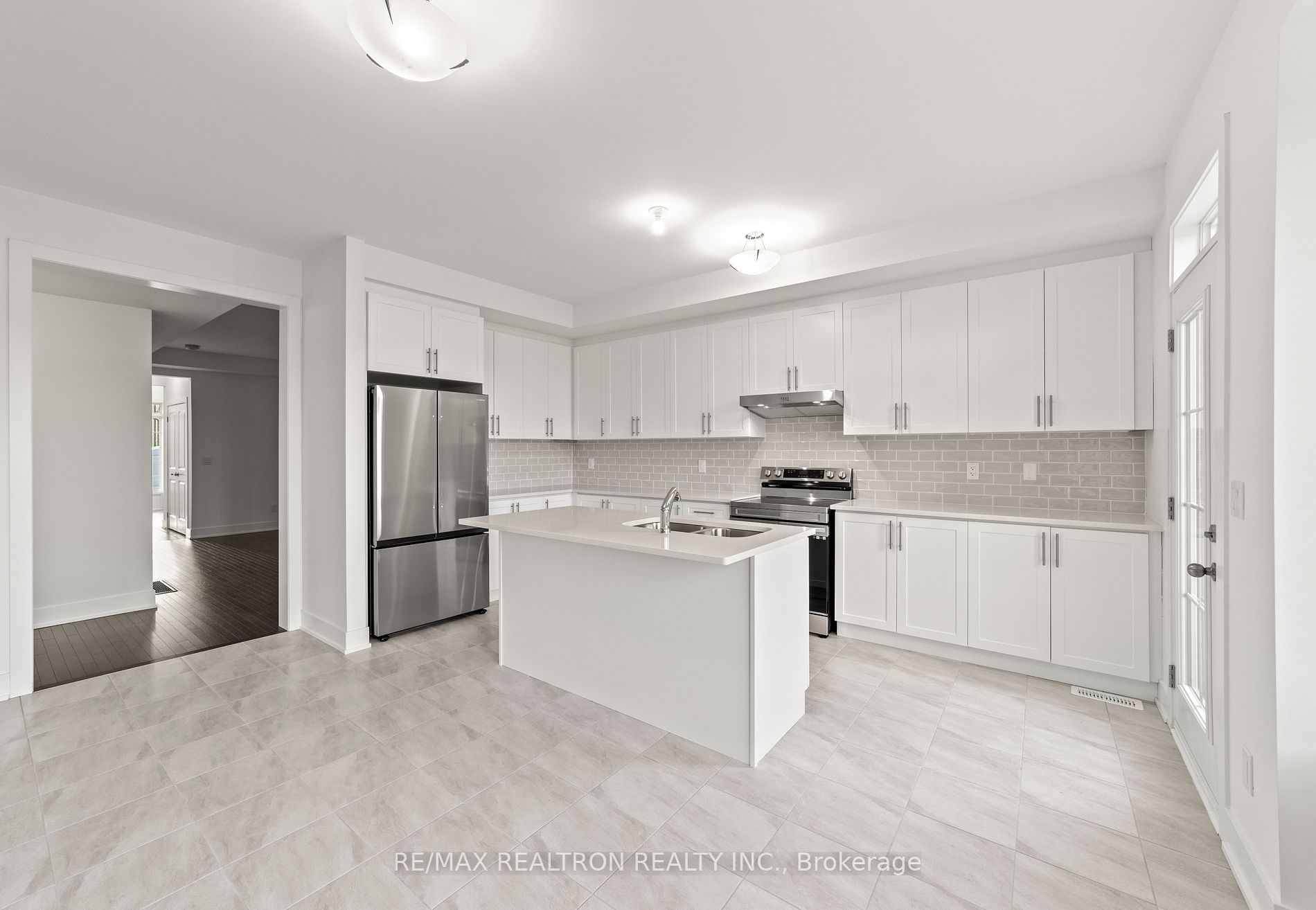 4 Kentledge Avenue