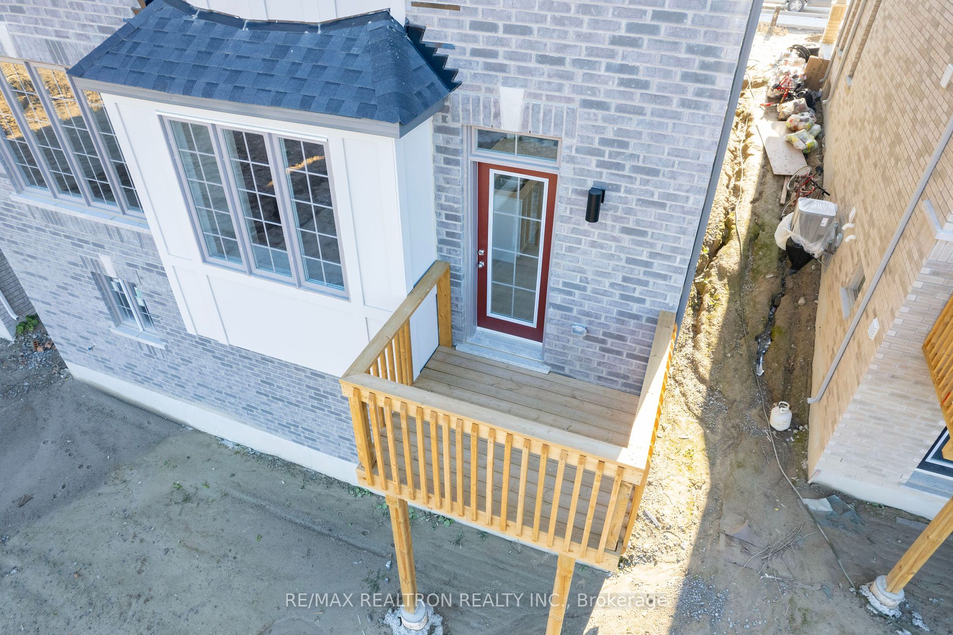 4 Kentledge Avenue