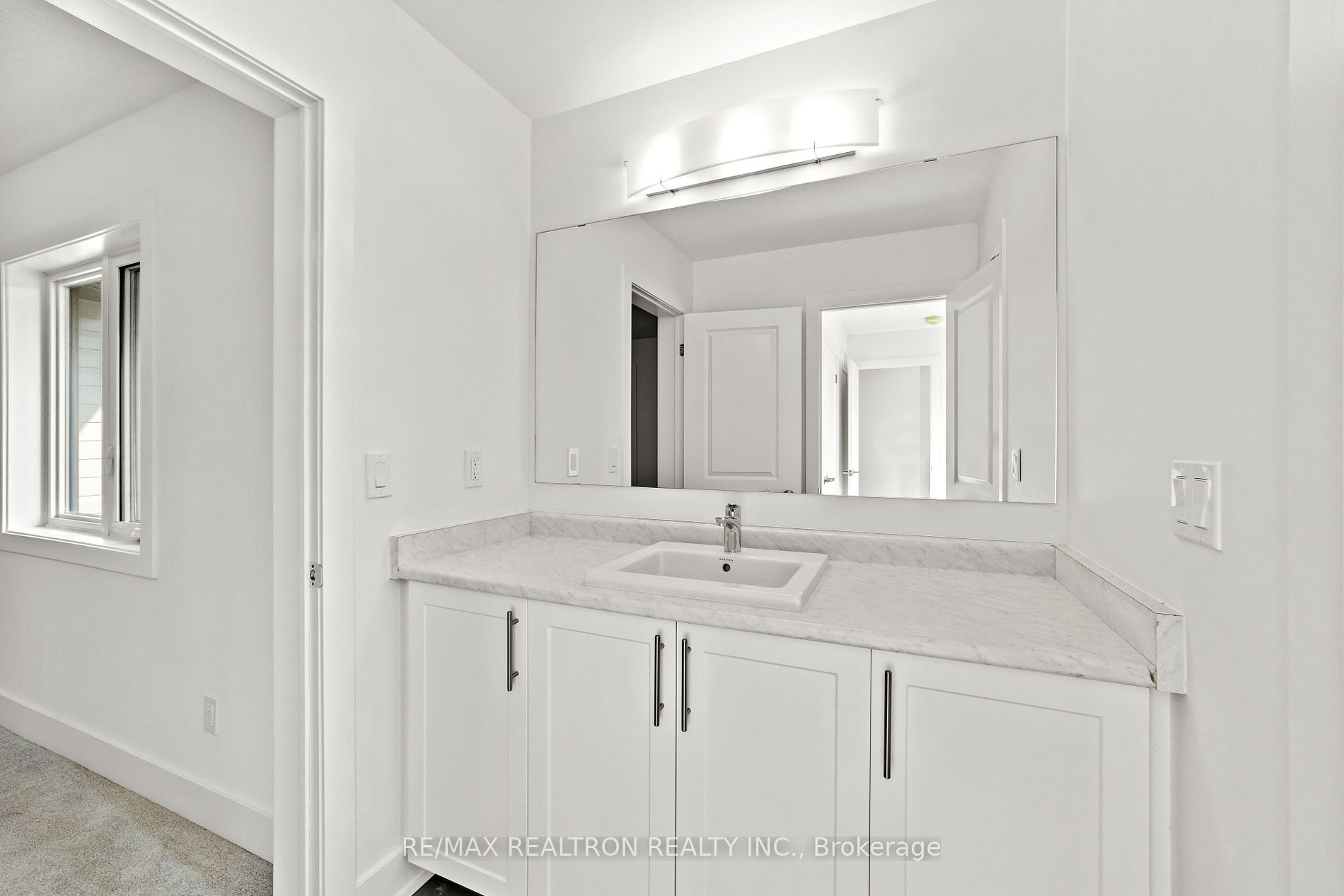 4 Kentledge Avenue