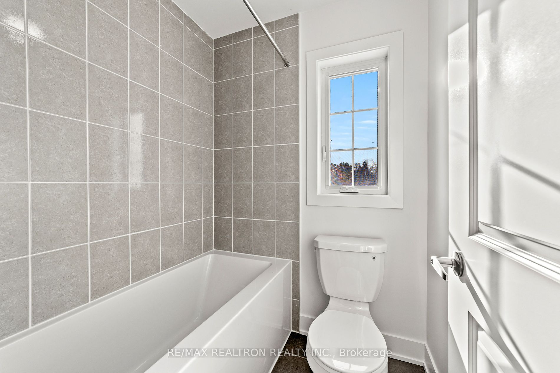 4 Kentledge Avenue