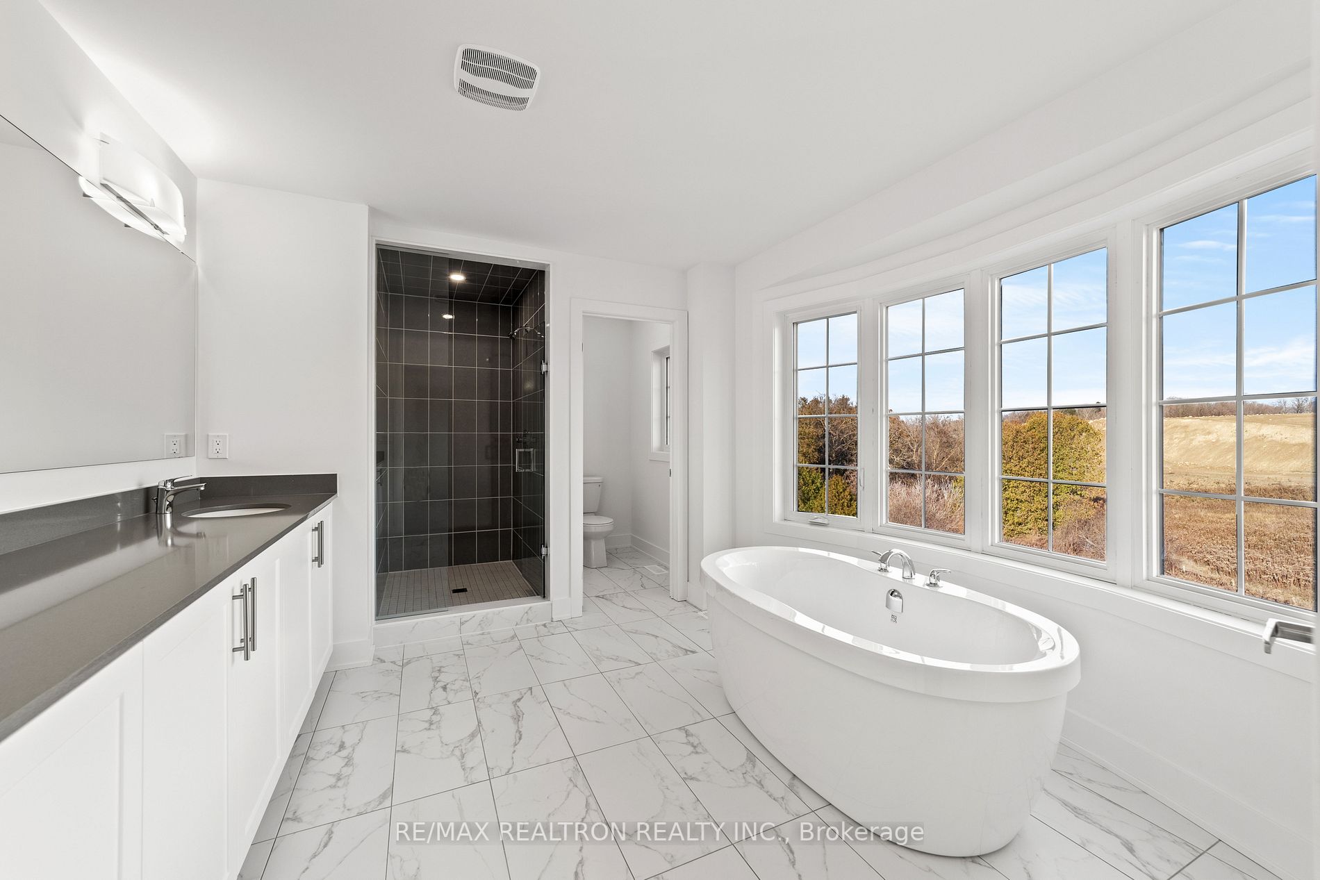 4 Kentledge Ave