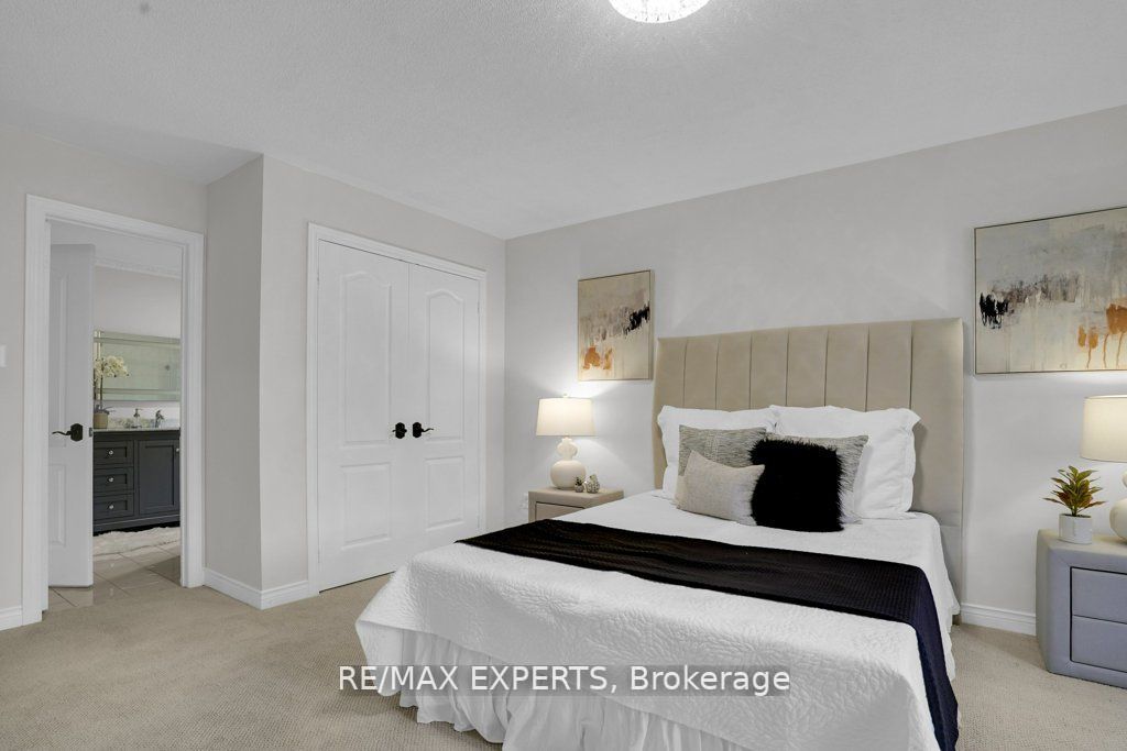 122 Hammerstone Cres