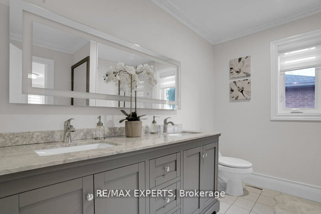 122 Hammerstone Cres
